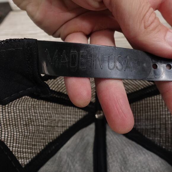 Vintage Shure Hat Cap Snap Back Black Mesh Trucker Promo Sound Audio Mens 80s - Picture 9 of 9